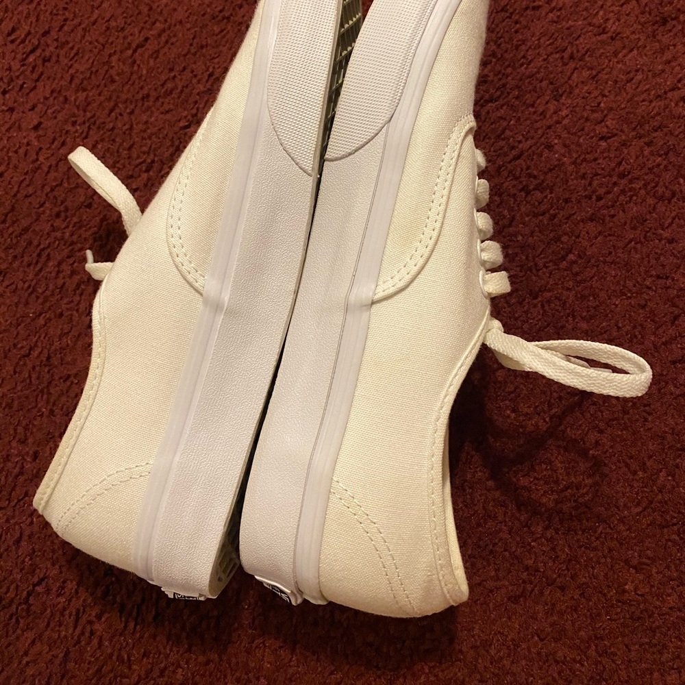 Vans - Picture 5 of 7